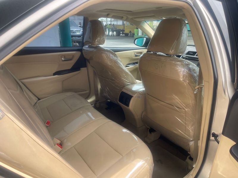 Thumbnail 4 of 2016 Toyota Camry XLE